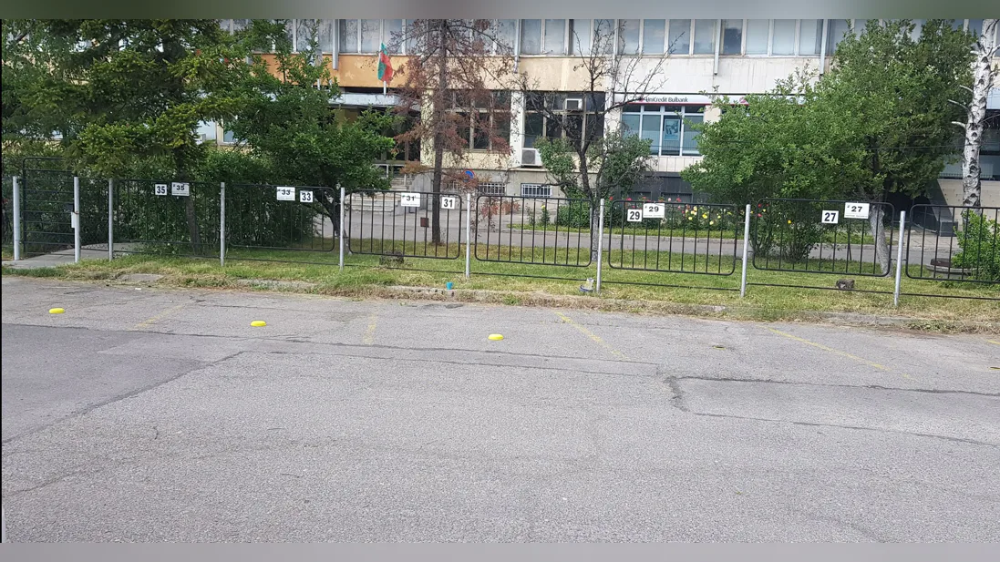 Real-Time On-Street Parking Visibility for a High-Demand Urban Zone in Bulgaria — on-site photo 2