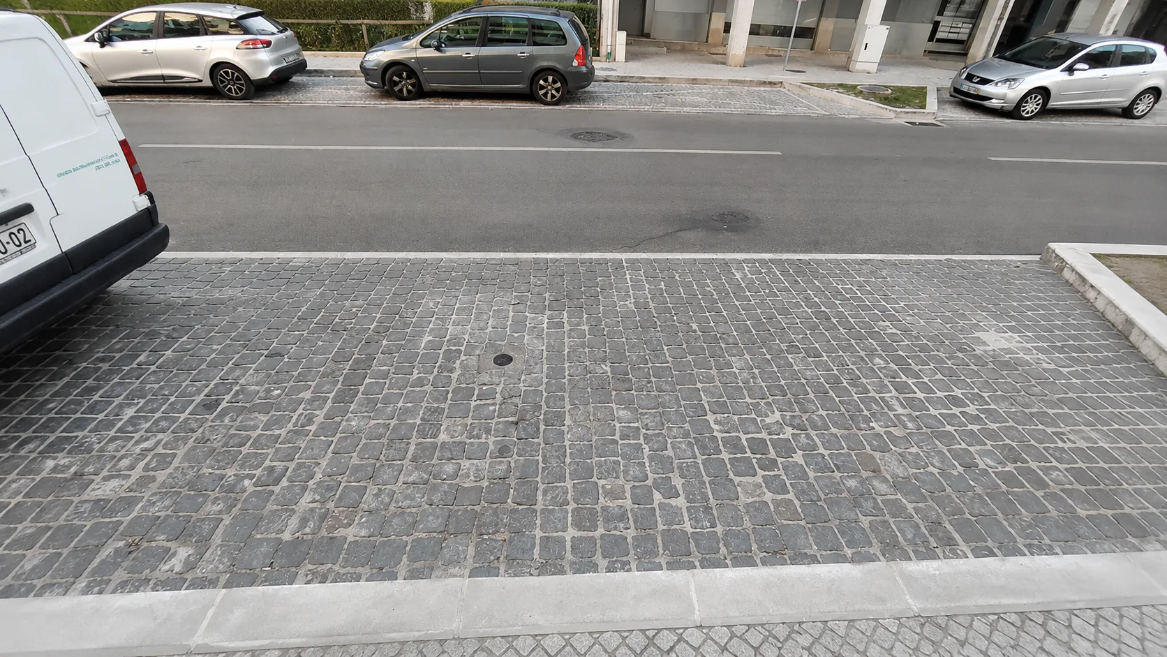 Smart Parking in a Historic Urban District: Digitizing Curbside Availability in Portugal — on-site photo 2